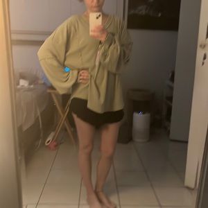 Oversized white Sweater With a pocket